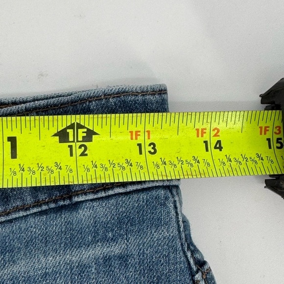 Madewell The Perfect Vintage Jean in Hernando Wash: Raw Hem Edition - Picture 8 of 16